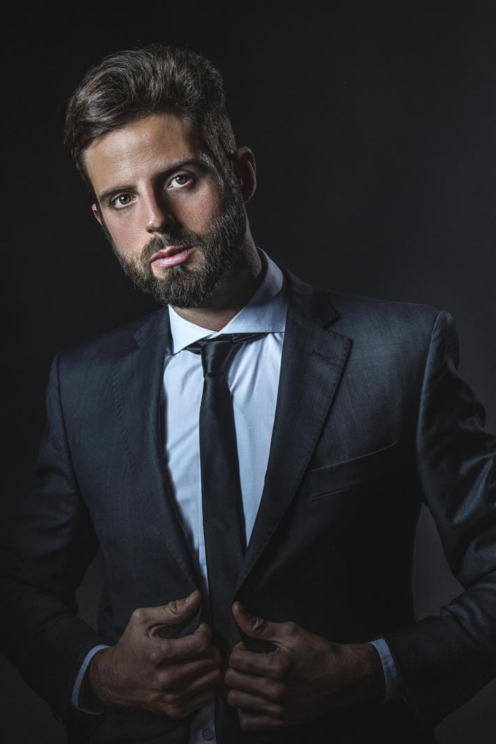 Retrato profesional del Dr. Leandro Vila